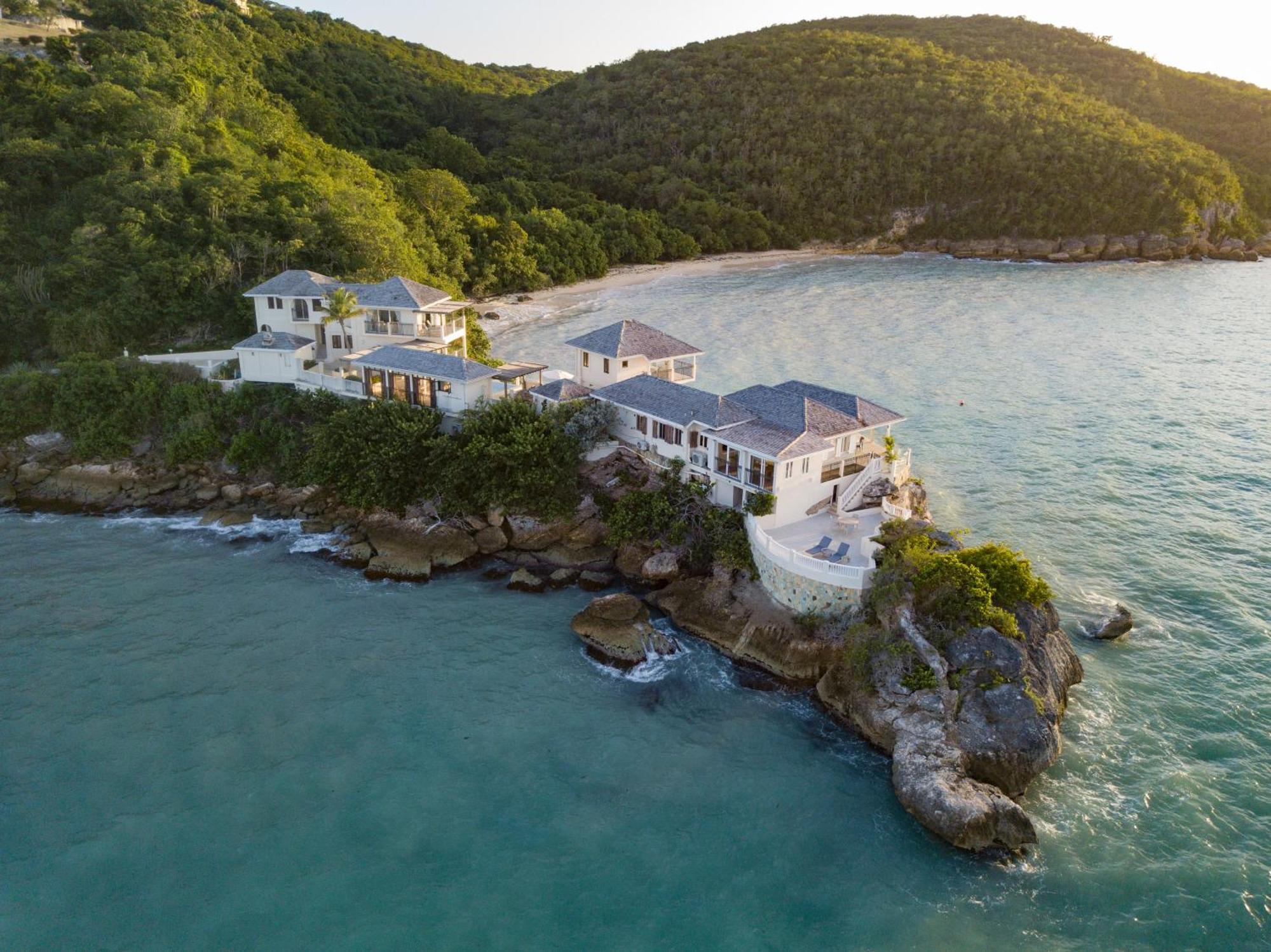 Blue Waters Resort And Spa St. John's المظهر الخارجي الصورة